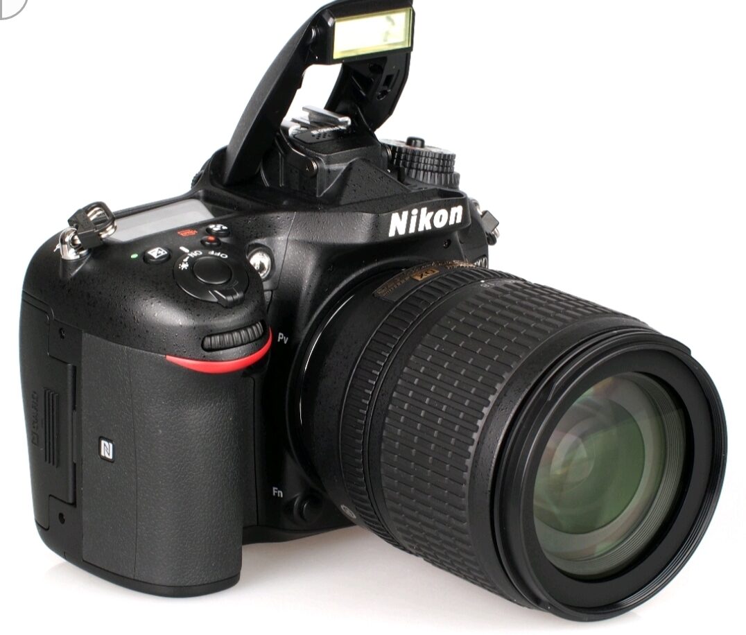 Nikon D7200 همراه با لنز کیت